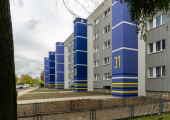 Moderne 4-Raum-Wohnung mit Dusche und Balkon zu vermieten.