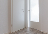 Hell und modern! 1-Raum-Wohnung mit großem Balkon und Dusche zu vermieten!