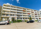 2-Raum-Wohnung mit Aufzug und Balkon zu vermieten.