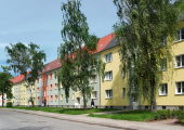 Attraktive 2-Raum-Wohnung mit Balkon und Dusche im Erdgeschoss zu vermieten.